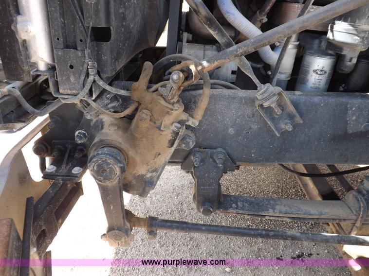 image for item H9071 2001 Mack CH613 semi truck