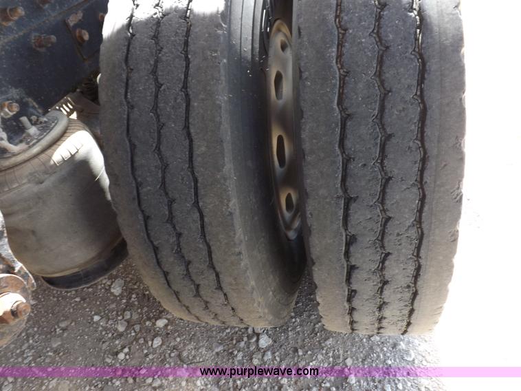 image for item H9071 2001 Mack CH613 semi truck