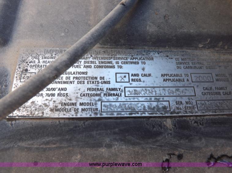 image for item H9072 2001 Mack CH613 semi truck