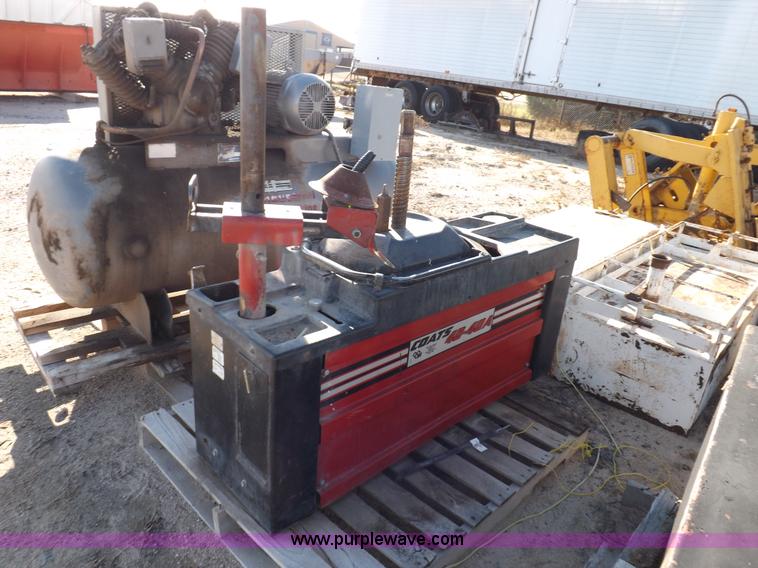 image for item H9074 Coat tire machine