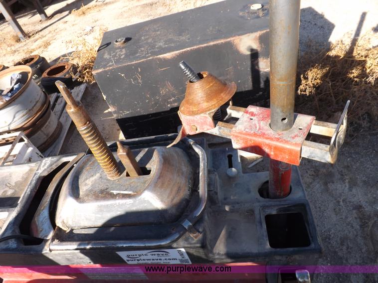 image for item H9074 Coat tire machine