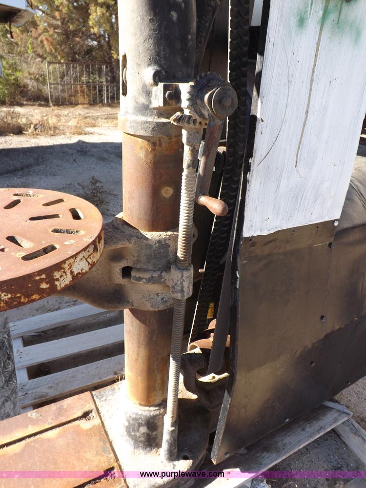 image for item H9077 Champion 20" drill press