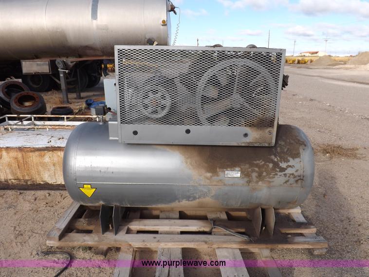 image for item H9078 Air compressor