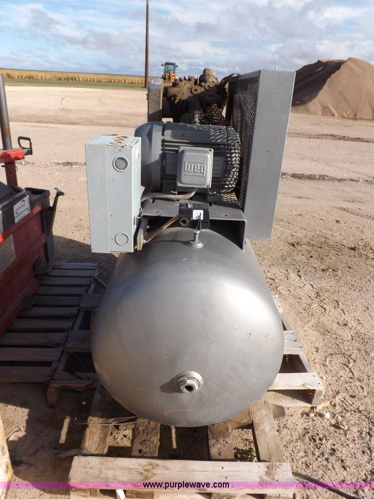 image for item H9078 Air compressor