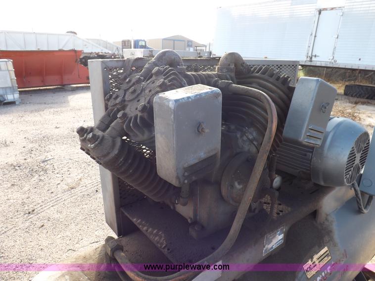 image for item H9078 Air compressor