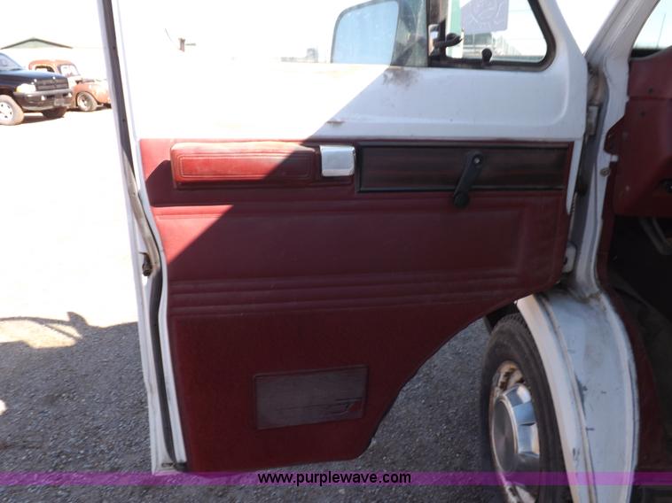 image for item H9089 1994 Dodge Ram B350 van