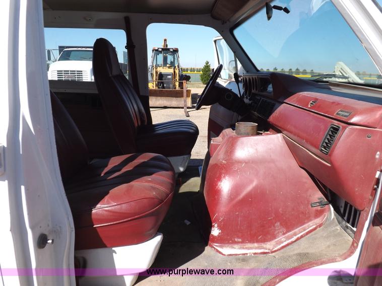 image for item H9089 1994 Dodge Ram B350 van