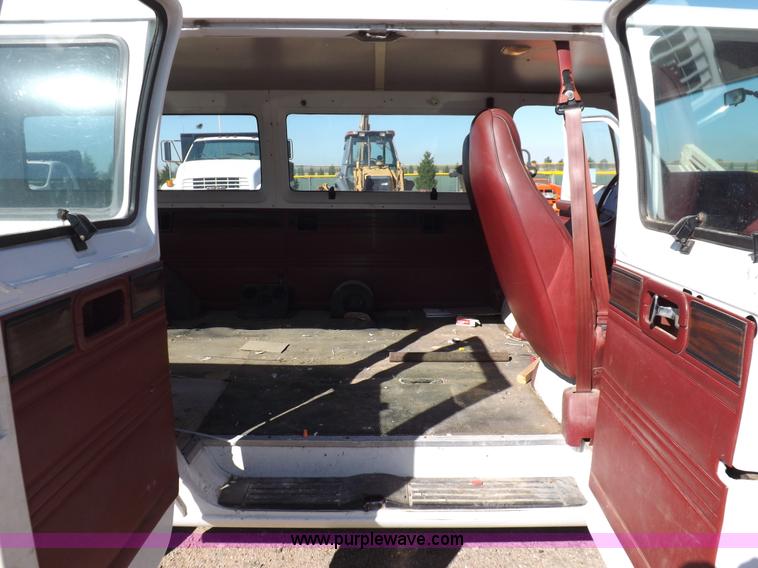 image for item H9089 1994 Dodge Ram B350 van