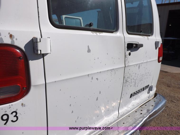 image for item H9089 1994 Dodge Ram B350 van