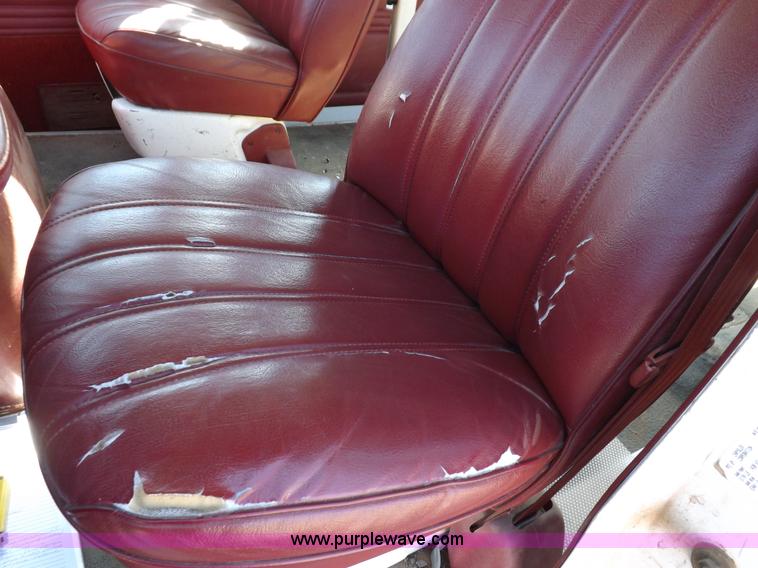 image for item H9089 1994 Dodge Ram B350 van