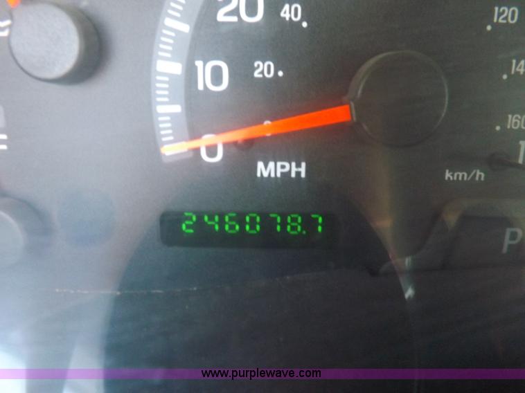 image for item H9094 2002 Ford F150 XLT SuperCrew pickup truck