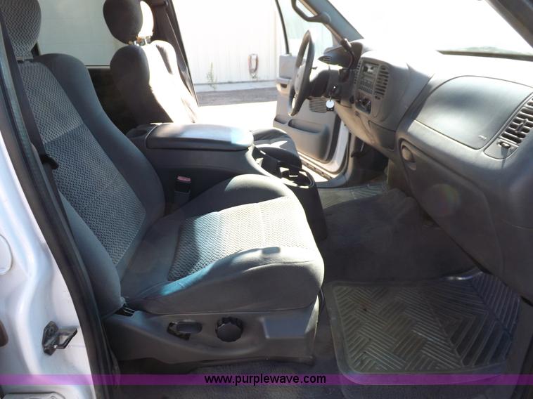 image for item H9094 2002 Ford F150 XLT SuperCrew pickup truck