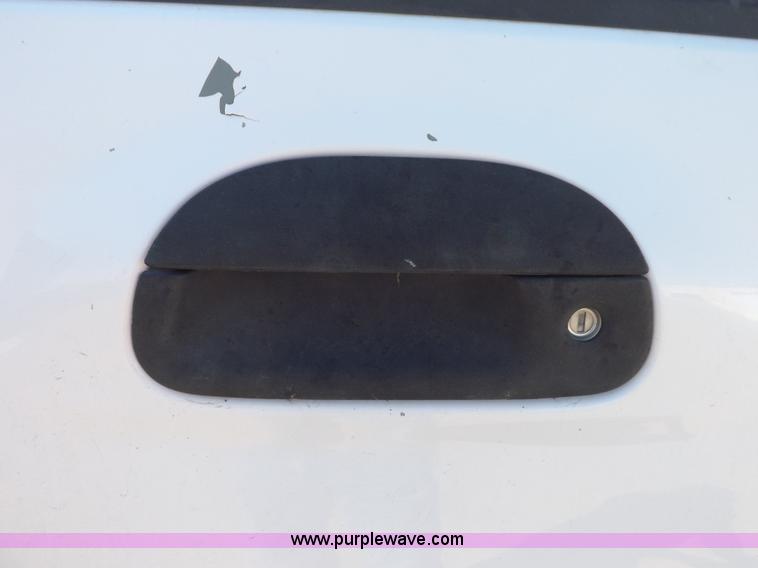 image for item H9094 2002 Ford F150 XLT SuperCrew pickup truck