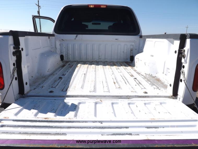 image for item H9094 2002 Ford F150 XLT SuperCrew pickup truck