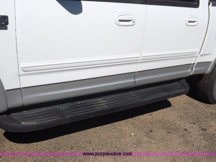 image for item H9094 2002 Ford F150 XLT SuperCrew pickup truck