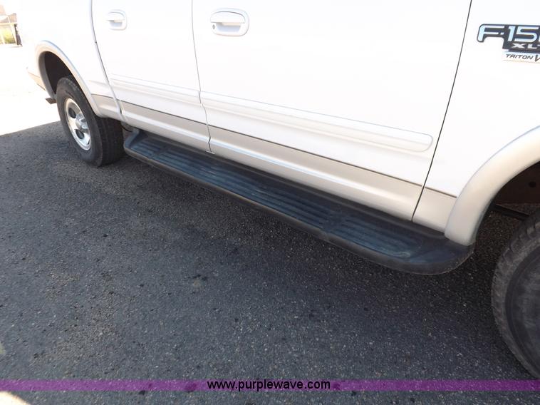 image for item H9094 2002 Ford F150 XLT SuperCrew pickup truck