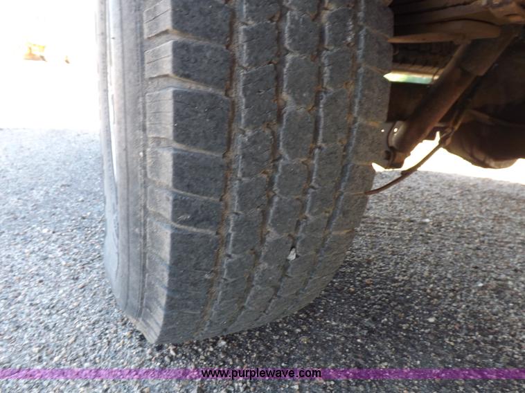 image for item H9094 2002 Ford F150 XLT SuperCrew pickup truck