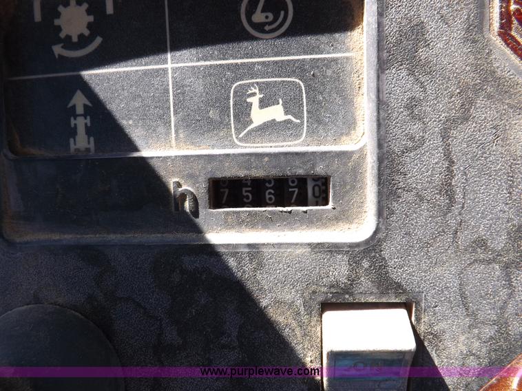 image for item H9095 1983 John Deere 4650 MFWD tractor