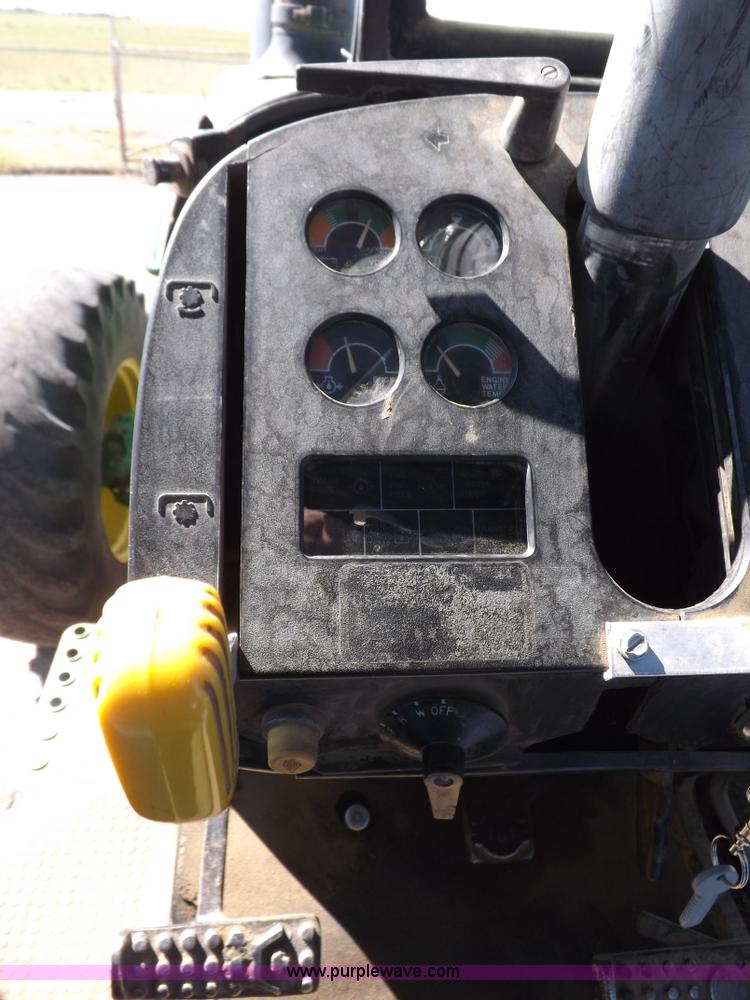 image for item H9095 1983 John Deere 4650 MFWD tractor