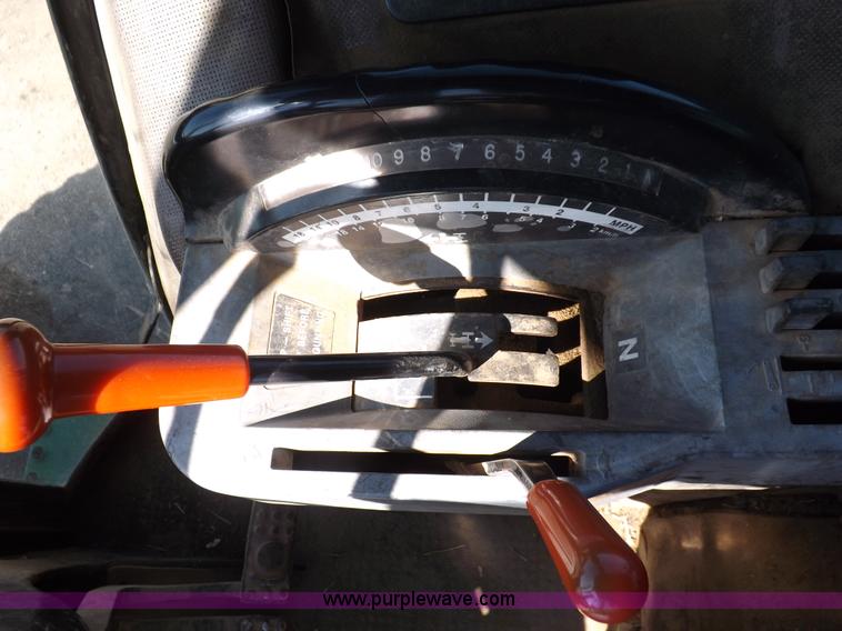 image for item H9095 1983 John Deere 4650 MFWD tractor