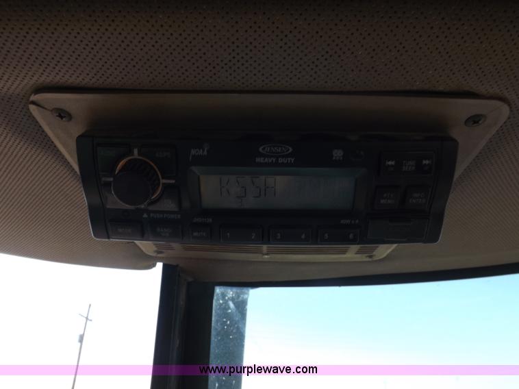 image for item H9095 1983 John Deere 4650 MFWD tractor