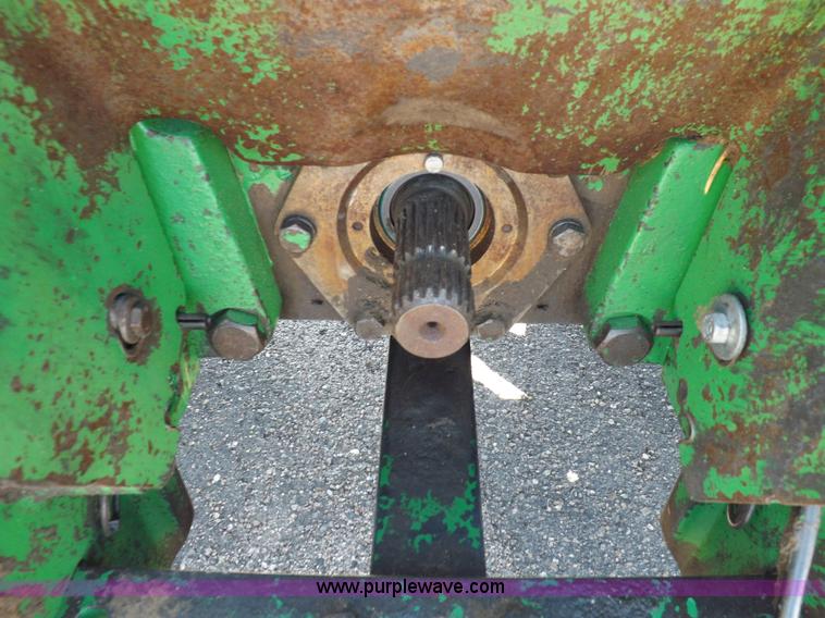 image for item H9095 1983 John Deere 4650 MFWD tractor