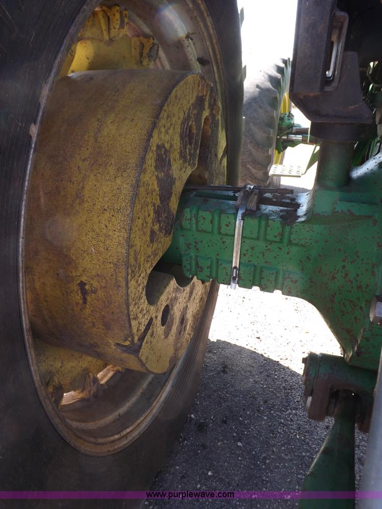 image for item H9095 1983 John Deere 4650 MFWD tractor