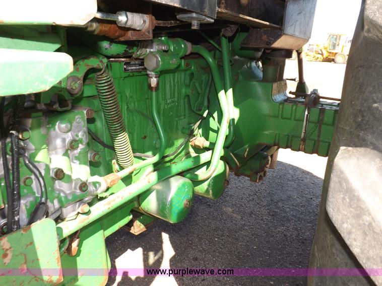 image for item H9095 1983 John Deere 4650 MFWD tractor