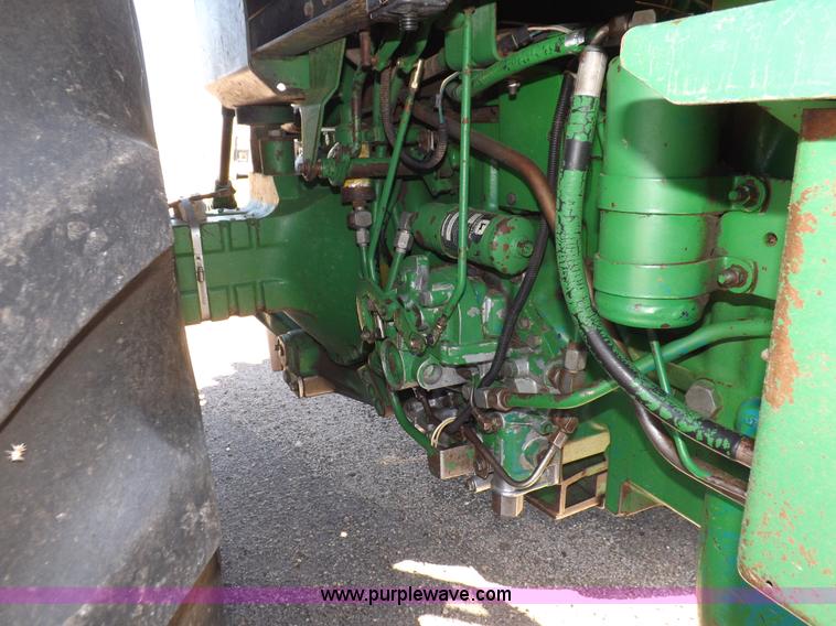 image for item H9095 1983 John Deere 4650 MFWD tractor