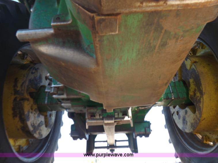 image for item H9095 1983 John Deere 4650 MFWD tractor