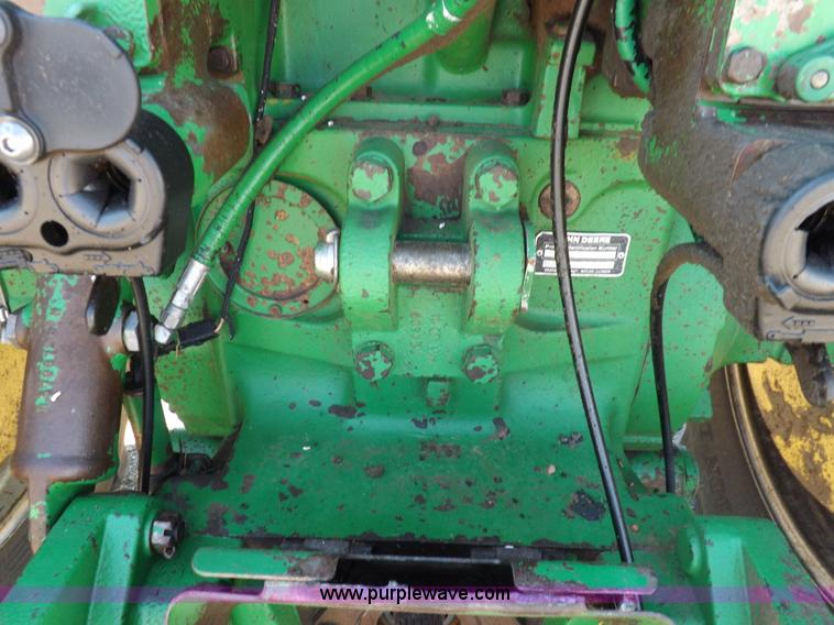 image for item H9095 1983 John Deere 4650 MFWD tractor
