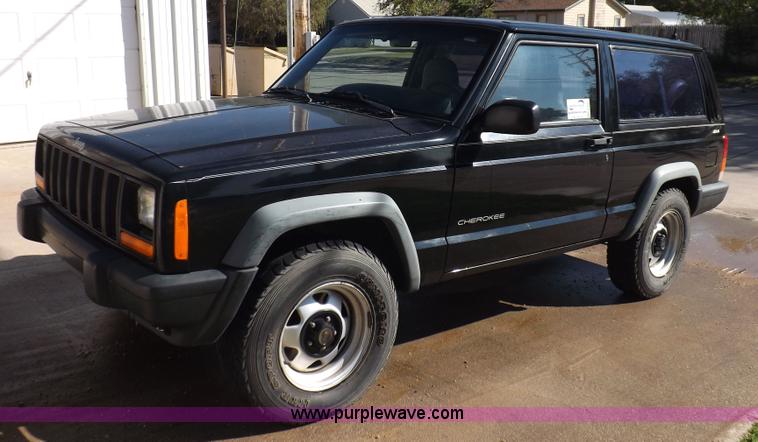 image for item H9097 1998 Jeep Cherokee SE SUV
