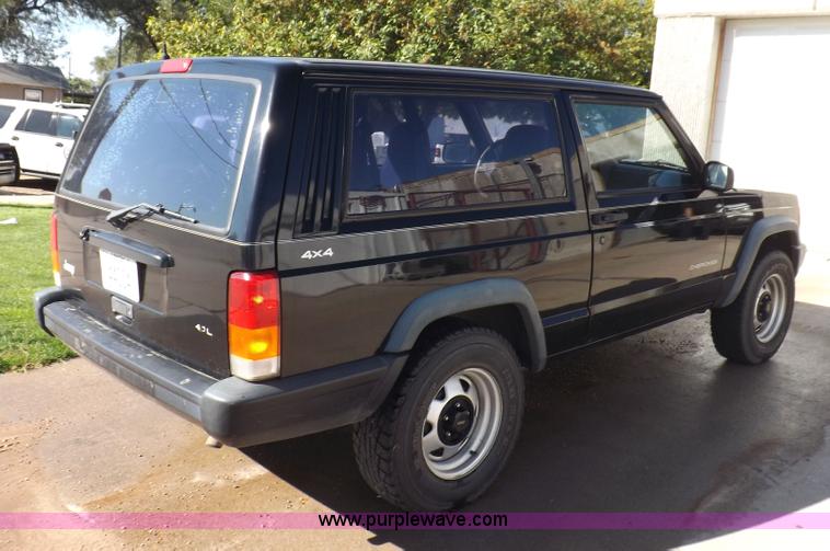 image for item H9097 1998 Jeep Cherokee SE SUV