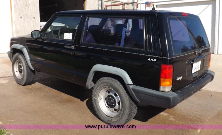 image for item H9097 1998 Jeep Cherokee SE SUV