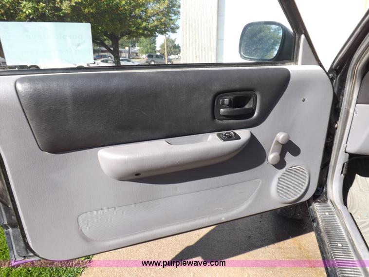 image for item H9097 1998 Jeep Cherokee SE SUV