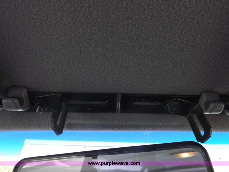 image for item H9097 1998 Jeep Cherokee SE SUV