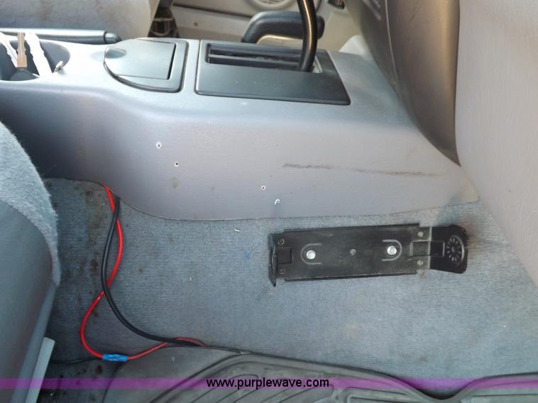 image for item H9097 1998 Jeep Cherokee SE SUV