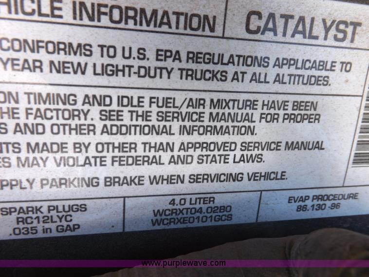 image for item H9097 1998 Jeep Cherokee SE SUV