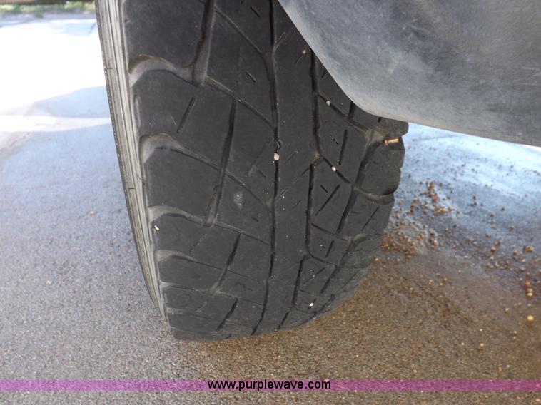 image for item H9097 1998 Jeep Cherokee SE SUV