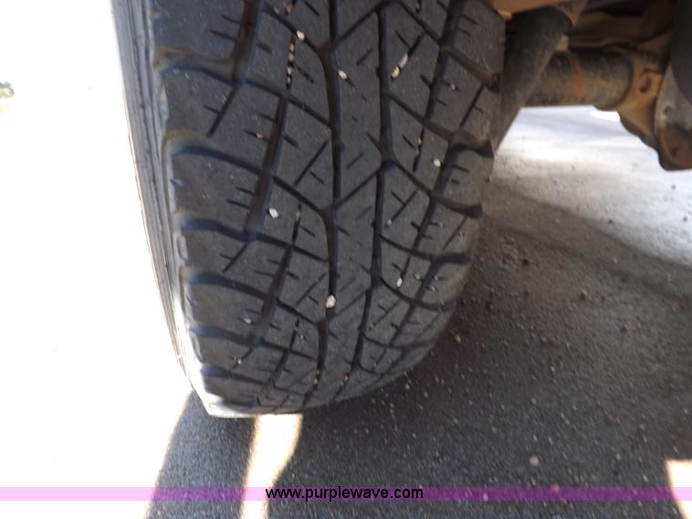 image for item H9097 1998 Jeep Cherokee SE SUV