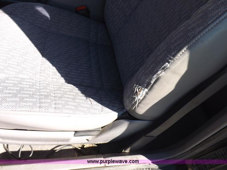 image for item H9097 1998 Jeep Cherokee SE SUV