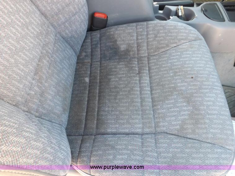 image for item H9097 1998 Jeep Cherokee SE SUV