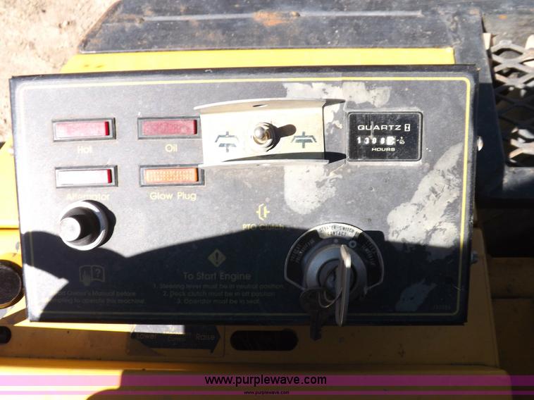 image for item H9121 2001 Hustler 3400 lawn mower