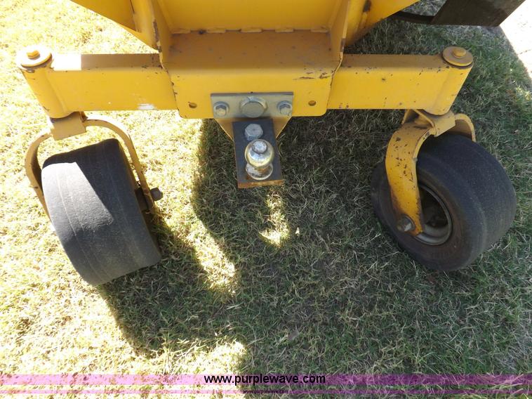 image for item H9121 2001 Hustler 3400 lawn mower