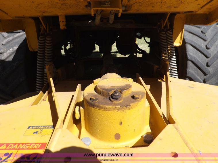 image for item H9121 2001 Hustler 3400 lawn mower