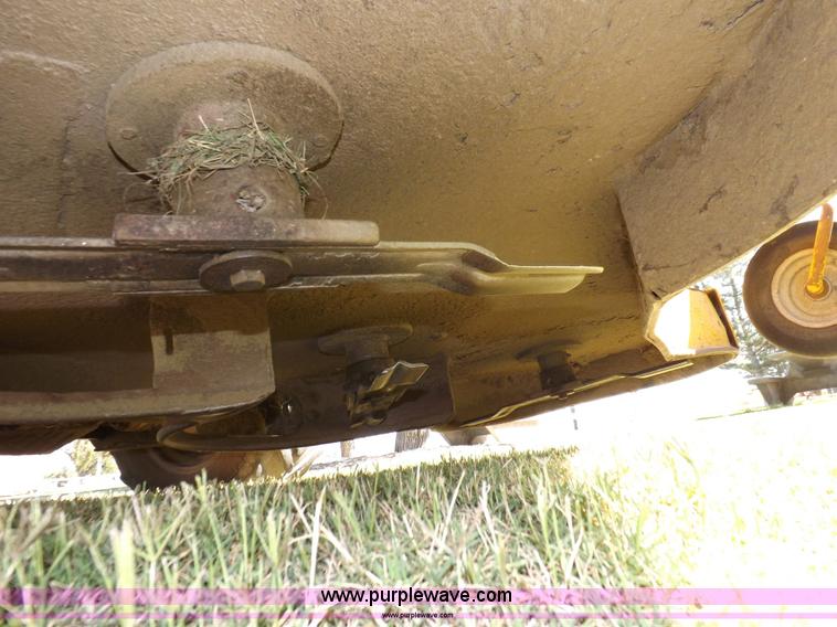 image for item H9121 2001 Hustler 3400 lawn mower