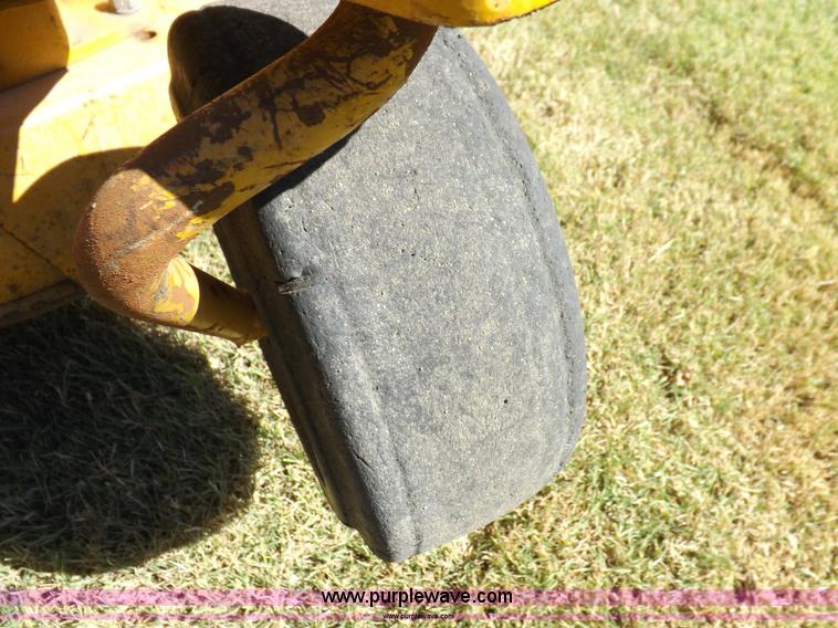 image for item H9121 2001 Hustler 3400 lawn mower