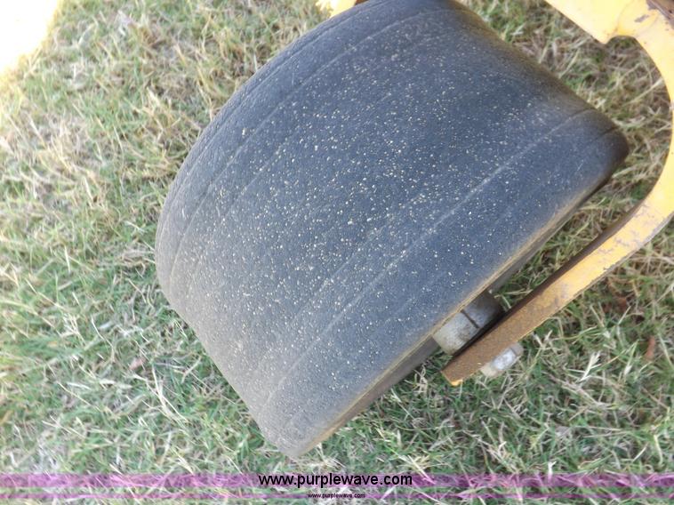 image for item H9121 2001 Hustler 3400 lawn mower