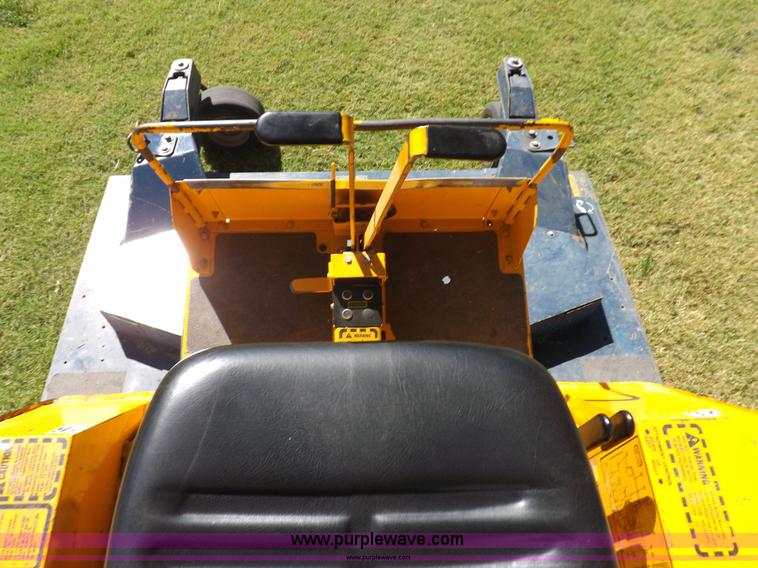 image for item H9122 1990 Hustler 400 lawn mower