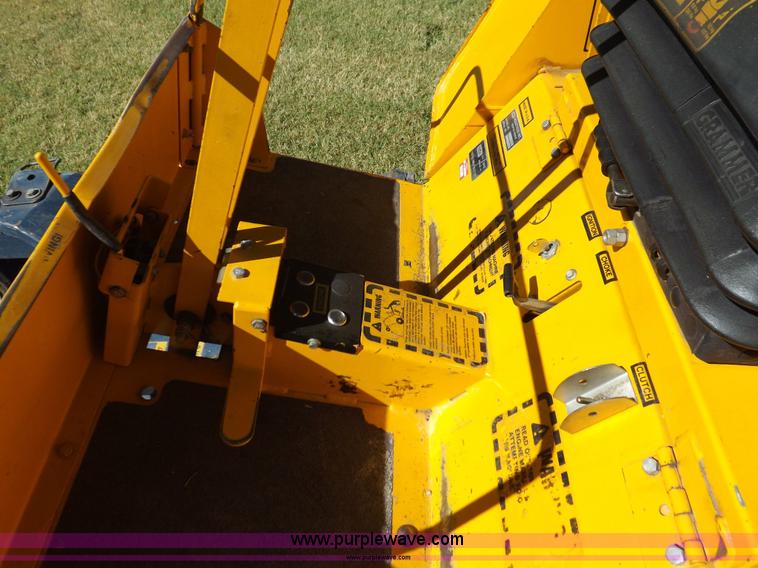 image for item H9122 1990 Hustler 400 lawn mower